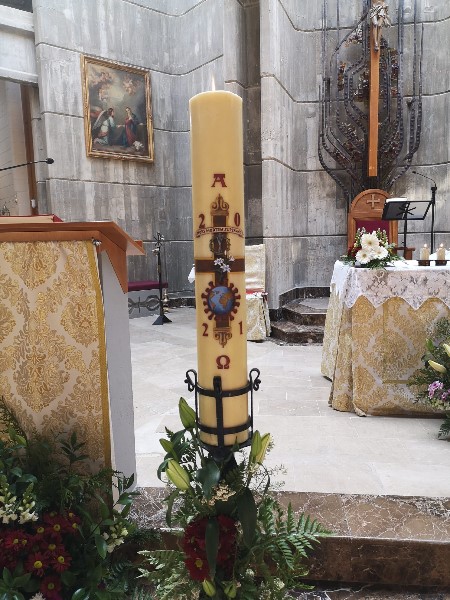El Cirio Pascual: Un Símbolo de Luz y Victoria