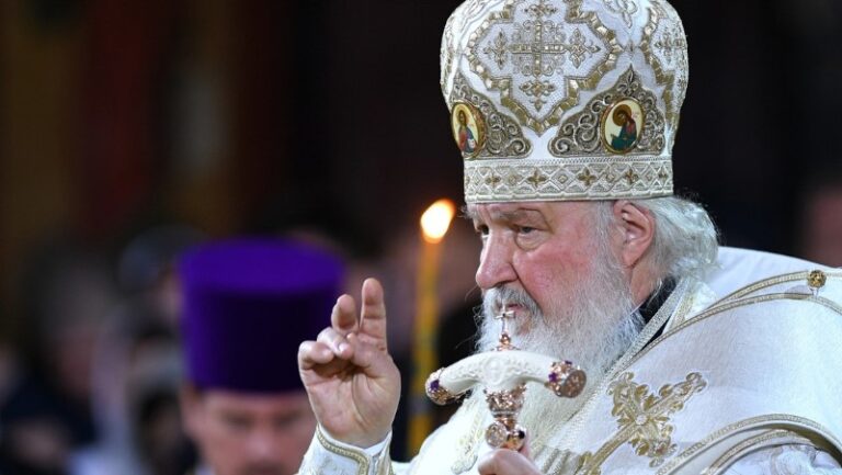 Ortodoxos Rusos: Una Inmersión en la Fe y Tradición